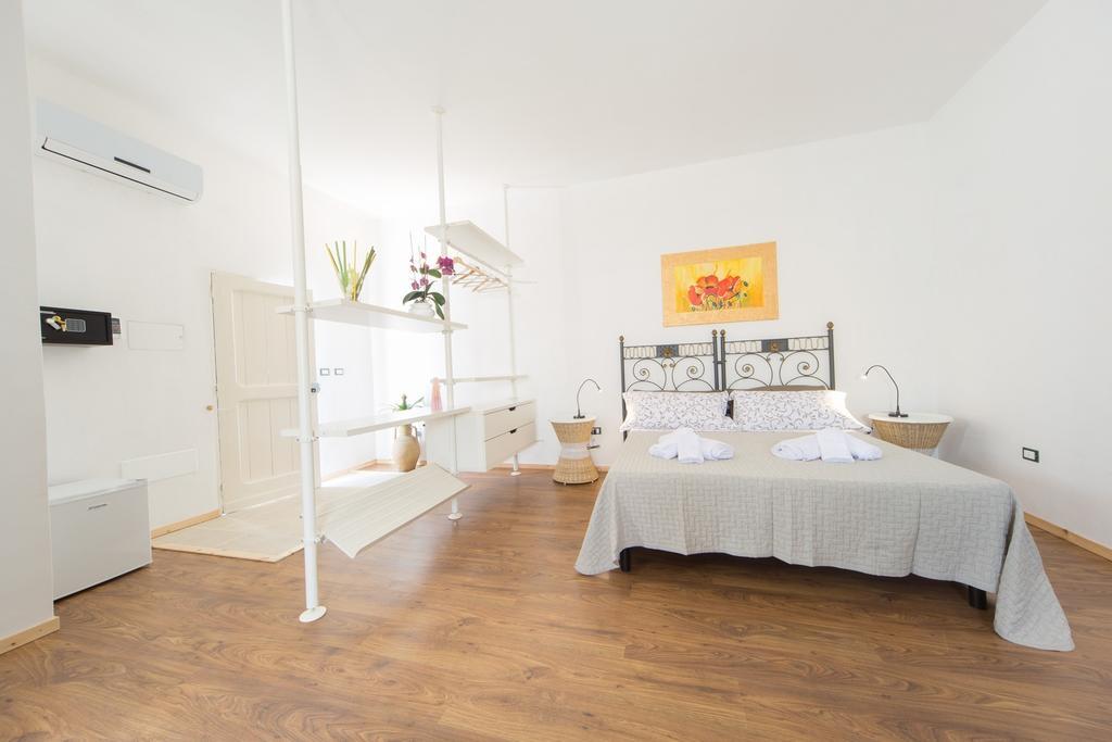 Bed and Breakfast Giardino Nascosto Taviano  Habitación foto